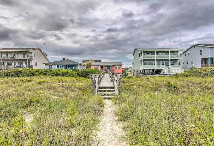 Rustic Beachfront Cottage W/ Deck & Boardwalk
