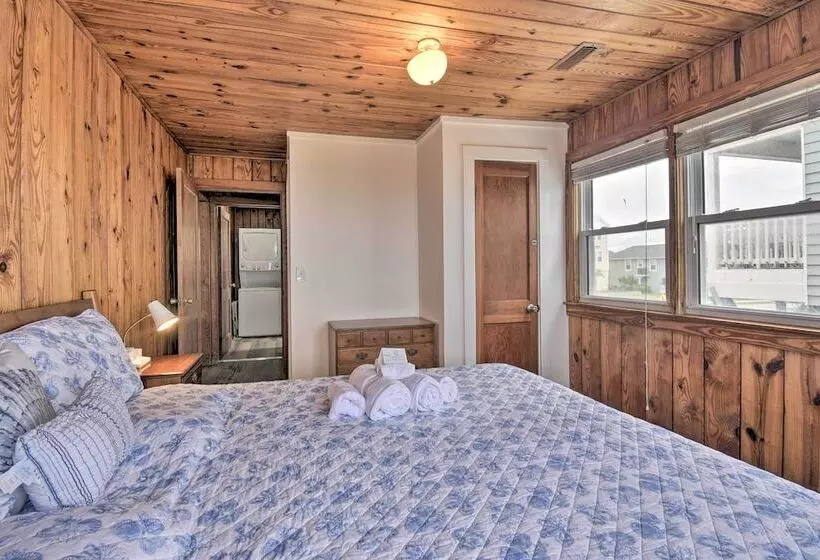 Rustic Beachfront Cottage W/ Deck & Boardwalk