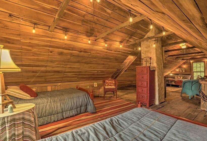 Rustic Cabin In The Woods: 2 Acre Fishing Pond!