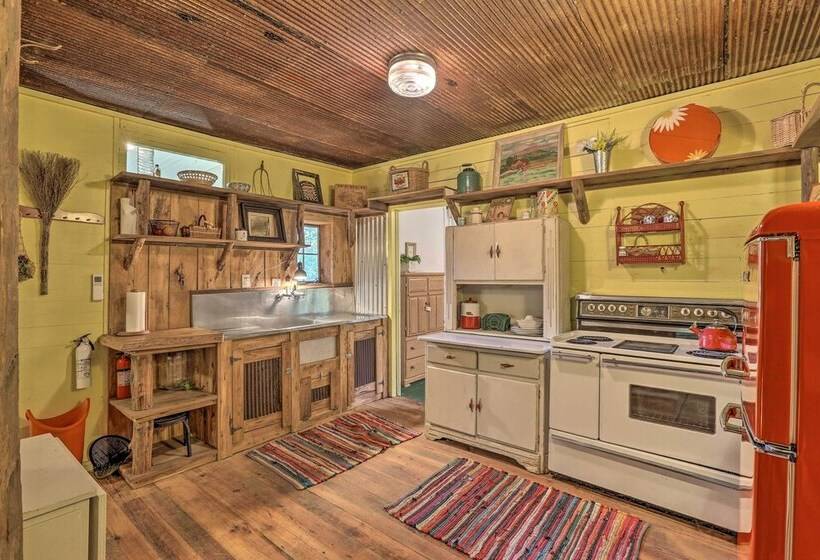 Rustic Cabin In The Woods: 2 Acre Fishing Pond!