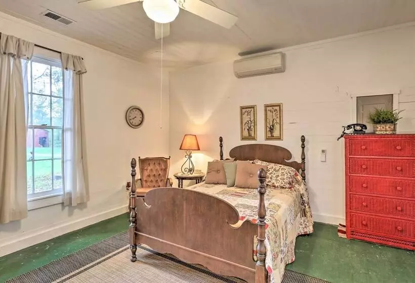 Rustic Cabin In The Woods: 2 Acre Fishing Pond!