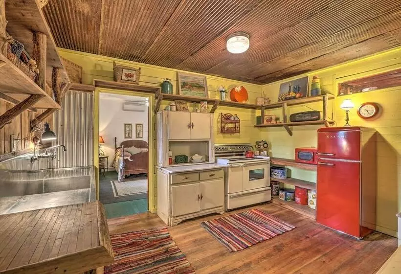 Rustic Cabin In The Woods: 2 Acre Fishing Pond!