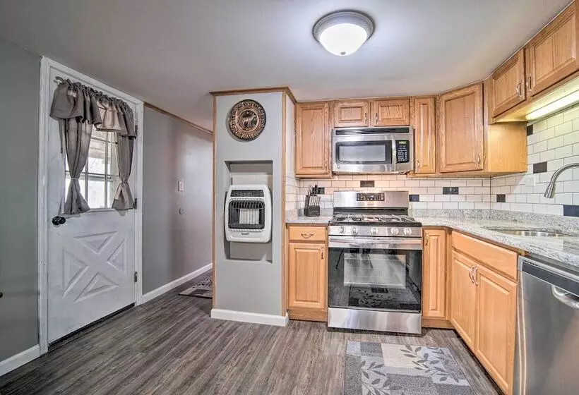 Rustic & Modern Russell Cabin W/ Grill + Deck