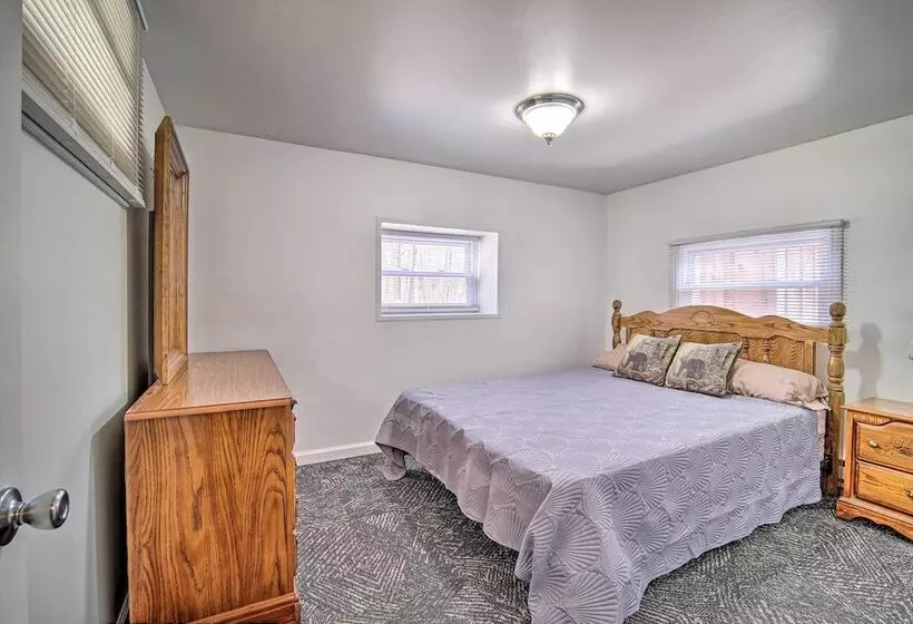 Rustic & Modern Russell Cabin W/ Grill + Deck