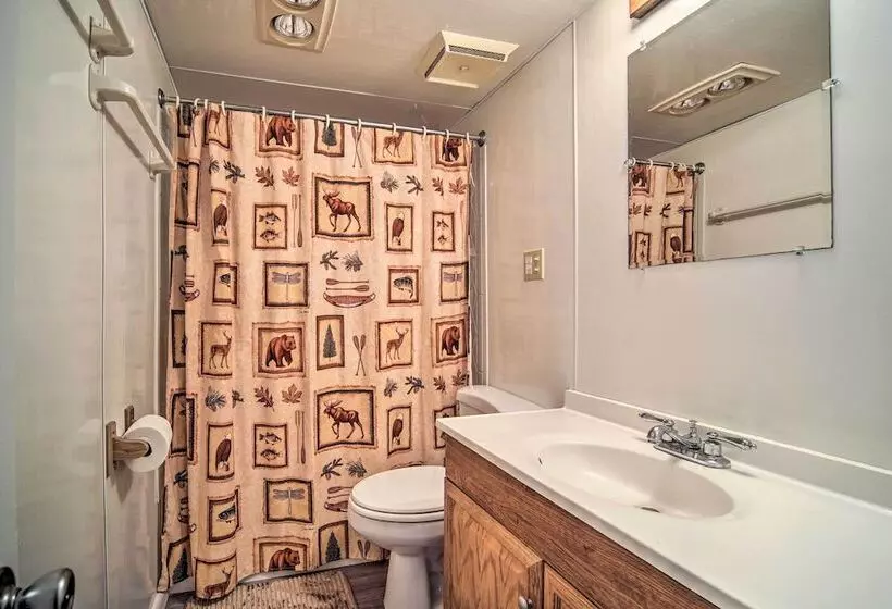 Rustic & Modern Russell Cabin W/ Grill + Deck