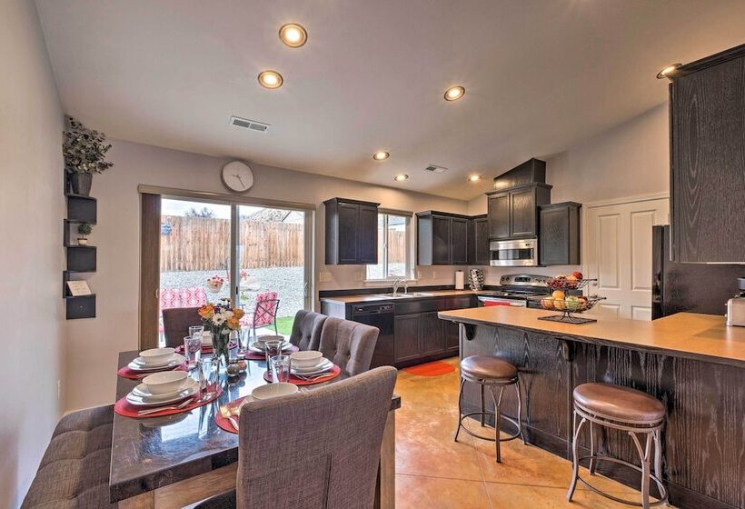 Saddle Rock East: Wenatchee Home < 3 Miles To Town