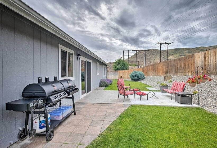 Saddle Rock East: Wenatchee Home < 3 Miles To Town