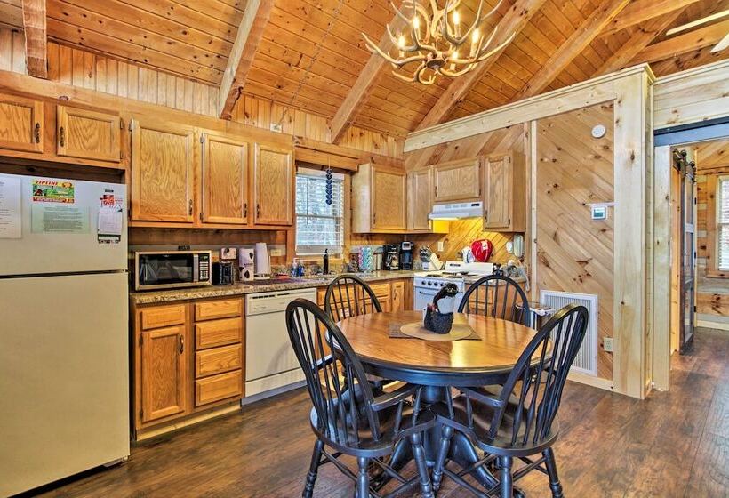 Sevierville Cabin W/ Private Hot Tub & Fireplace!