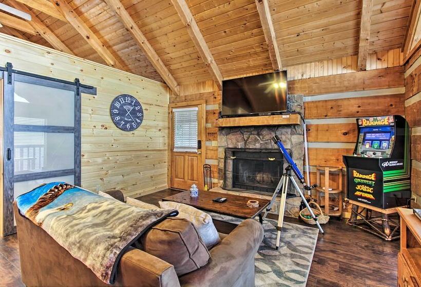 Sevierville Cabin W/ Private Hot Tub & Fireplace!