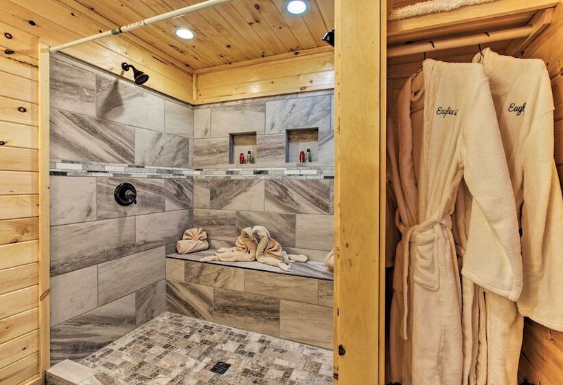 Sevierville Cabin W/ Private Hot Tub & Fireplace!