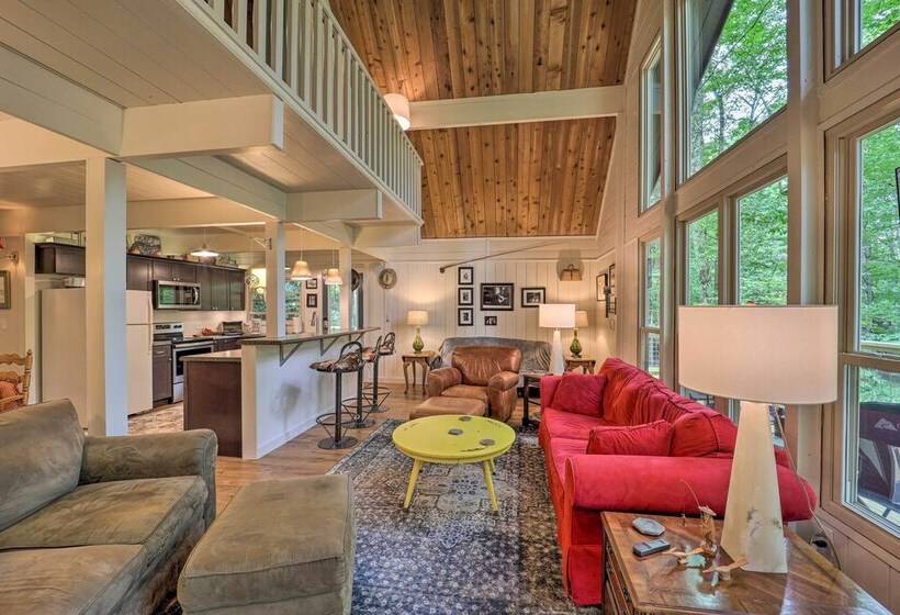 Spacious Cabin   4 Mi To Blue Ridge Parkway!