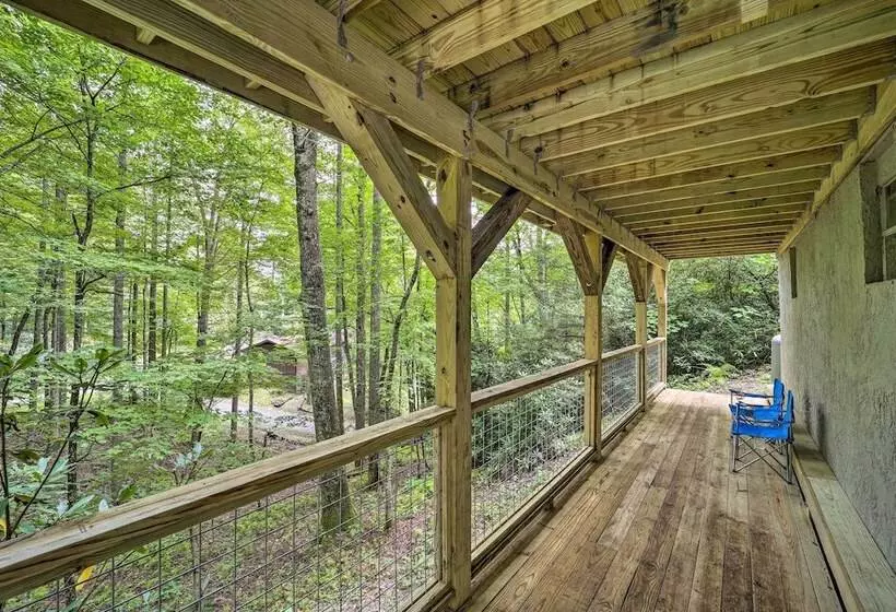 Spacious Cabin   4 Mi To Blue Ridge Parkway!