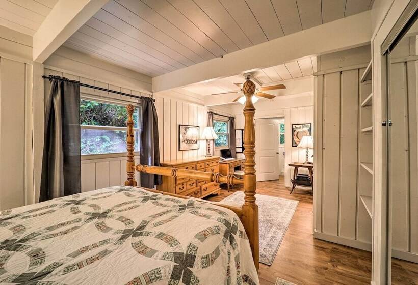 Spacious Cabin   4 Mi To Blue Ridge Parkway!