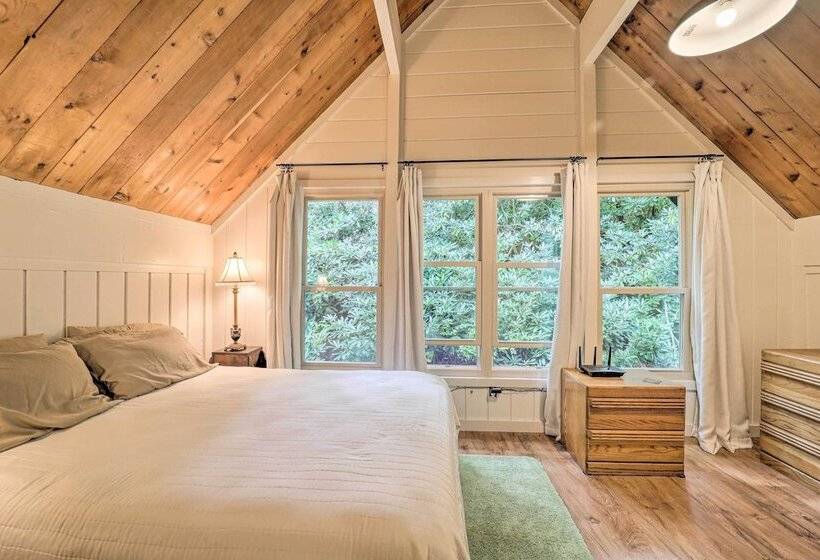 Spacious Cabin   4 Mi To Blue Ridge Parkway!