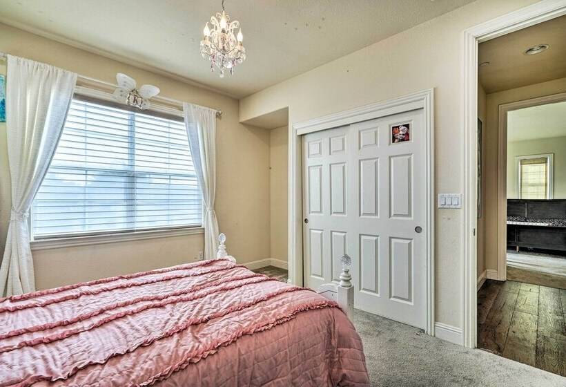 Spacious Home Near California Wine Country!