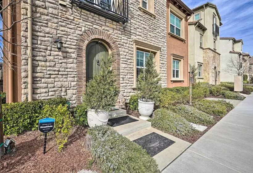 Spacious Home Near California Wine Country!