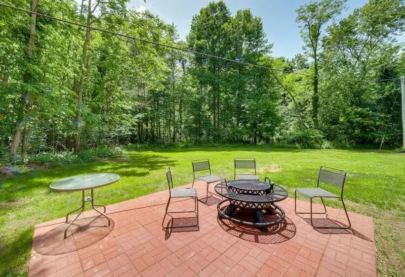 Spacious House On Half Acre < 3 Mi To Beach!