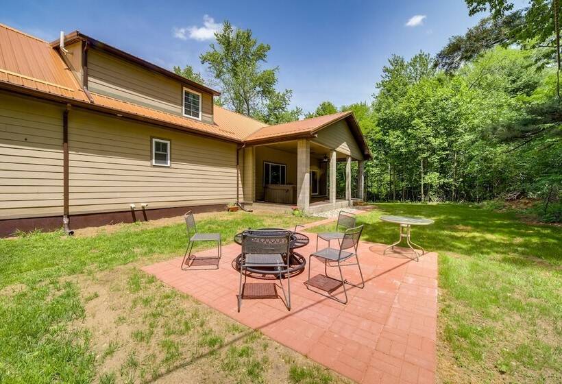 Spacious House On Half Acre < 3 Mi To Beach!