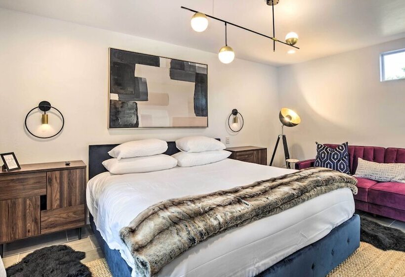 Stylish Albuquerque Home ~ 6 Miles To Downtown!