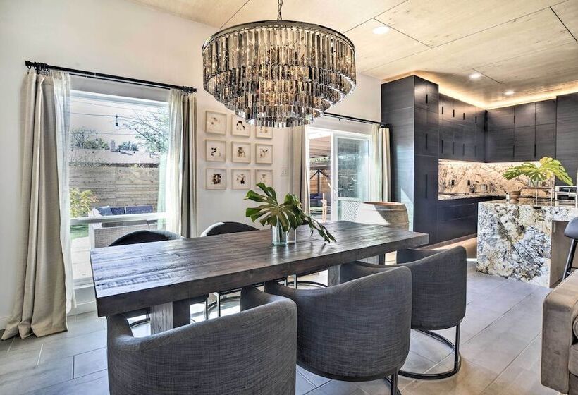 Stylish Albuquerque Home ~ 6 Miles To Downtown!