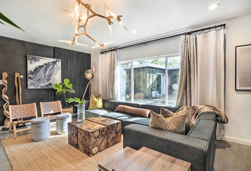 Stylish Albuquerque Home ~ 6 Miles To Downtown!