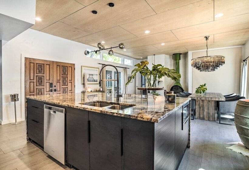 Stylish Albuquerque Home ~ 6 Miles To Downtown!