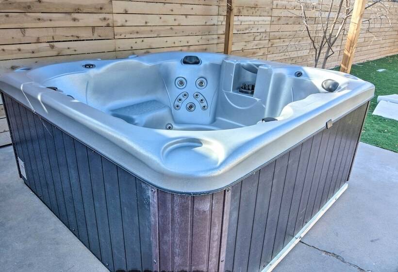 Stylish Albuquerque Home ~ 6 Miles To Downtown!