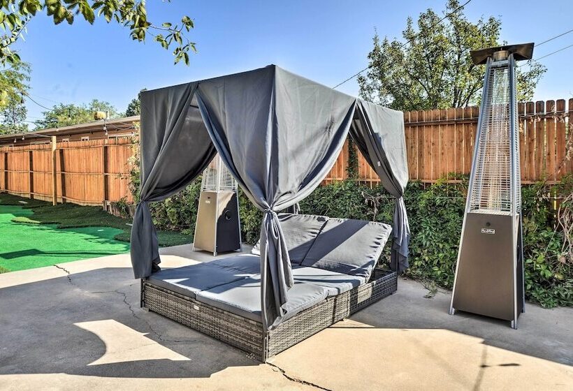 Stylish Albuquerque Home ~ 6 Miles To Downtown!