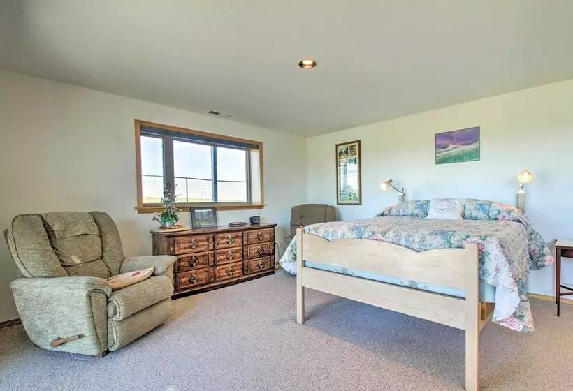 Sunny Big Timber Retreat W/ Spacious Deck!