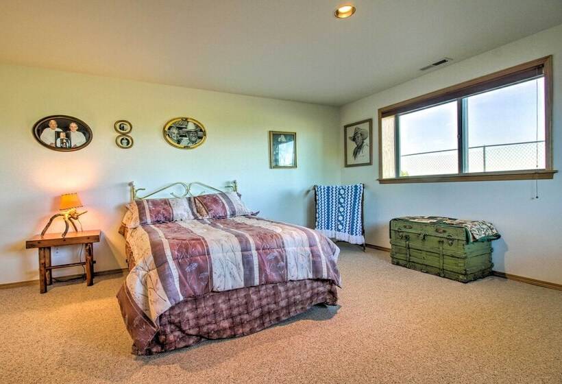 Sunny Big Timber Retreat W/ Spacious Deck!