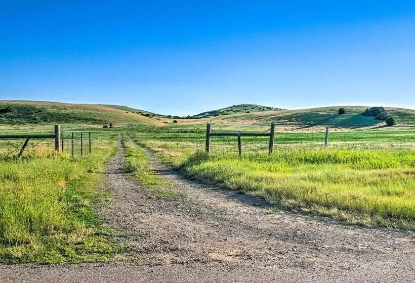 Sunny Big Timber Retreat W/ Spacious Deck!