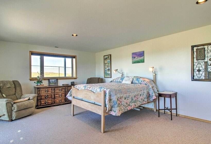 Sunny Big Timber Retreat W/ Spacious Deck!