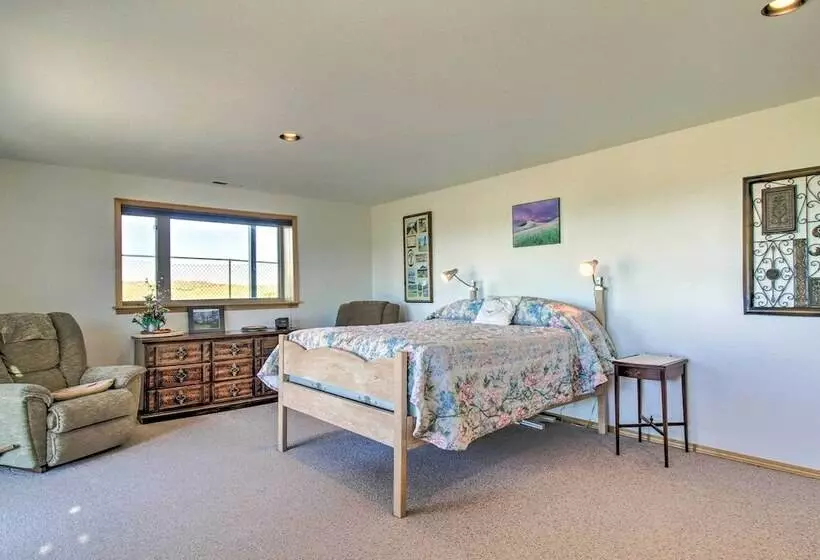 Sunny Big Timber Retreat W/ Spacious Deck!