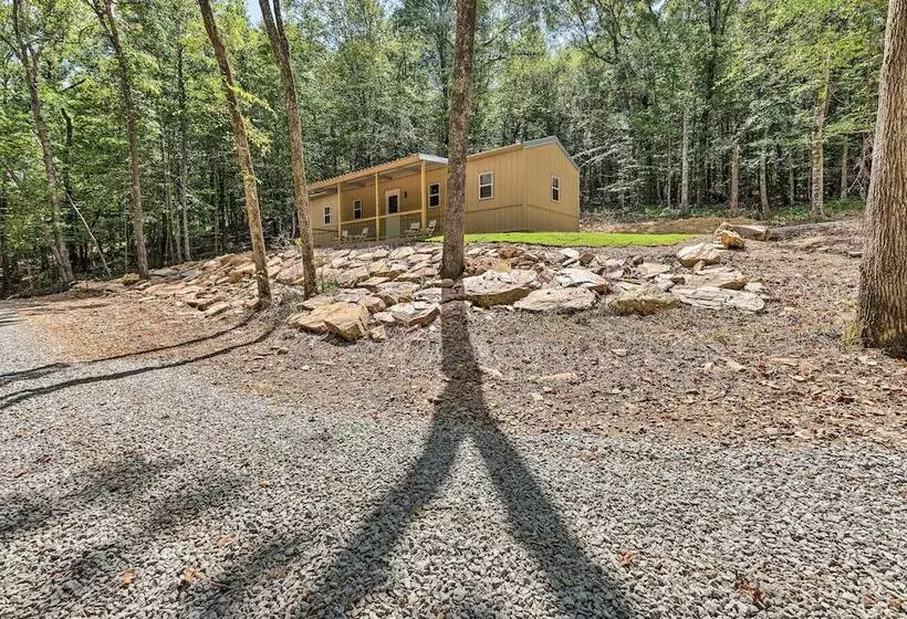 Tallassee Cabin W/ Forest Views Near Creek!