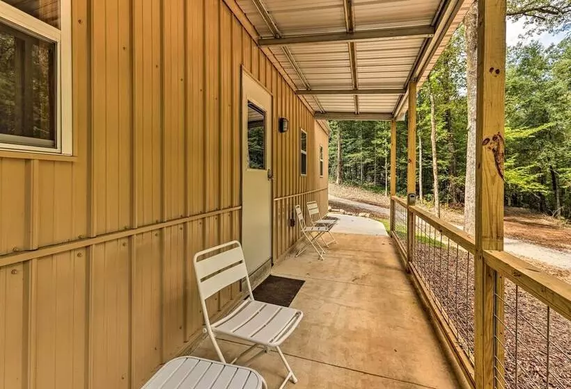 Tallassee Cabin W/ Forest Views Near Creek!