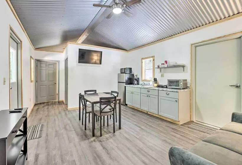 Tallassee Cabin W/ Forest Views Near Creek!