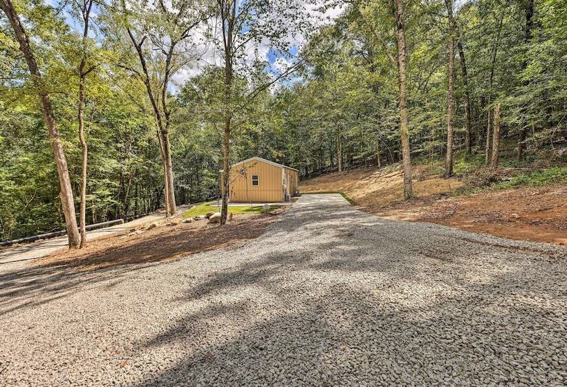 Tallassee Cabin W/ Forest Views Near Creek!