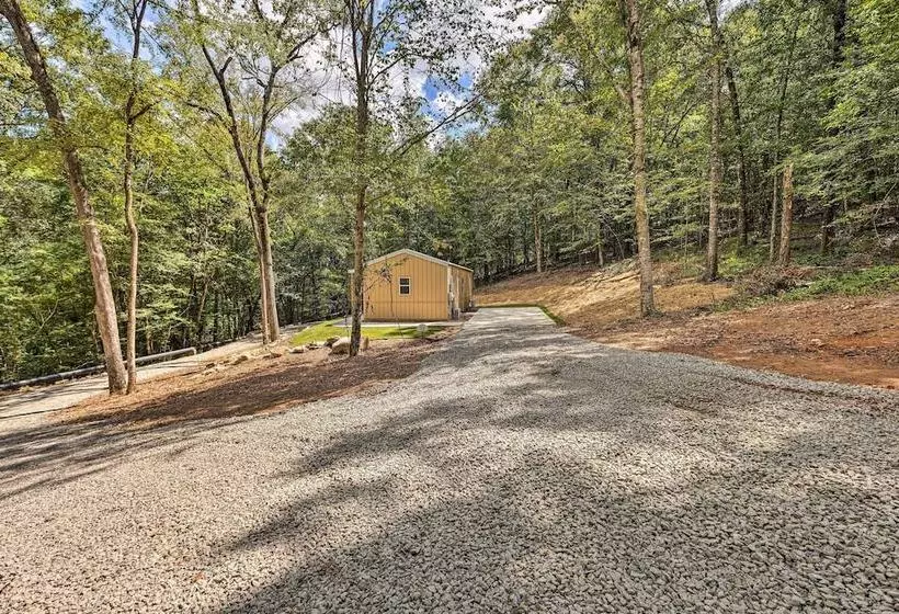 Tallassee Cabin W/ Forest Views Near Creek!