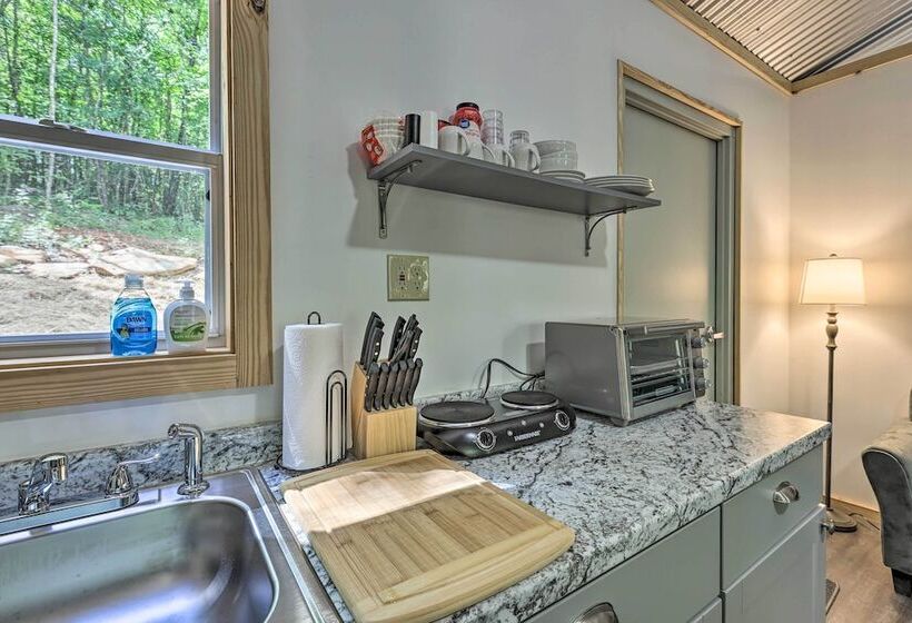 Tallassee Cabin W/ Forest Views Near Creek!