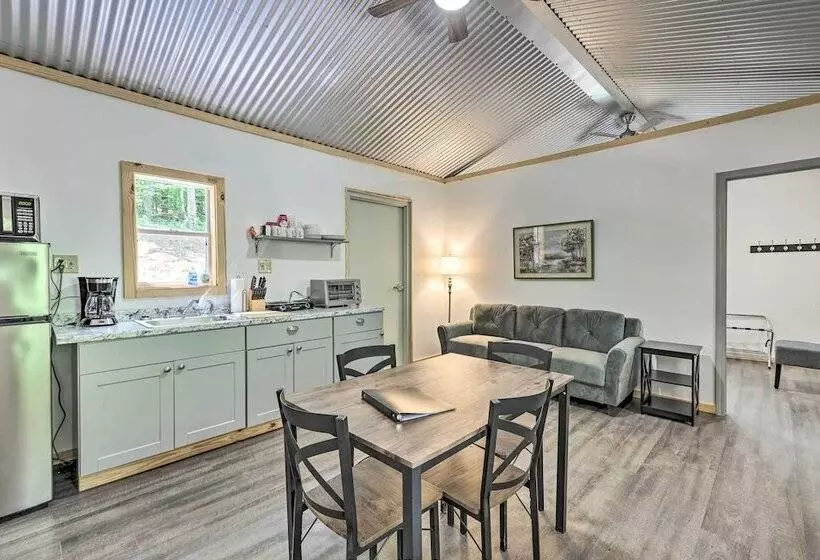 Tallassee Cabin W/ Forest Views Near Creek!