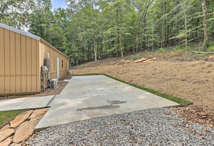 Tallassee Cabin W/ Forest Views Near Creek!