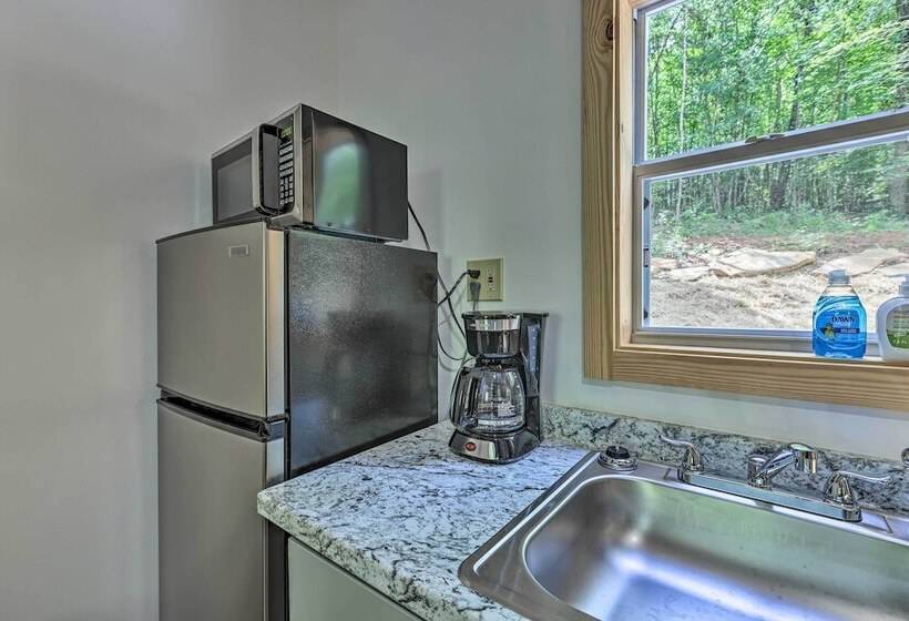 Tallassee Cabin W/ Forest Views Near Creek!