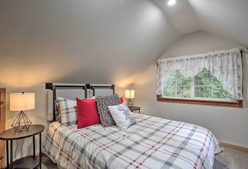 The Sundance Cottage W/ Patio   Near Mt Hood!