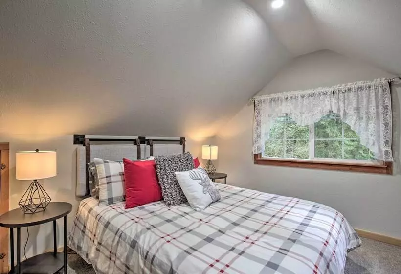 The Sundance Cottage W/ Patio   Near Mt Hood!