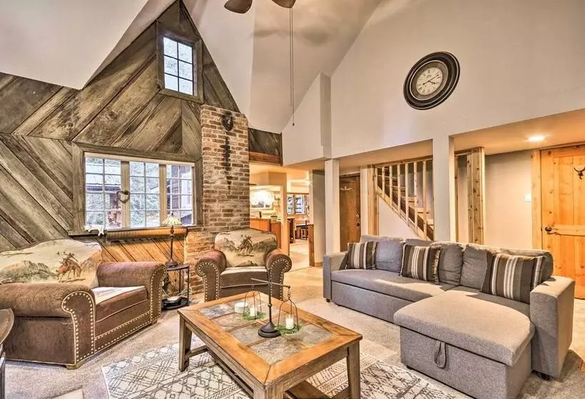 The Sundance Cottage W/ Patio   Near Mt Hood!