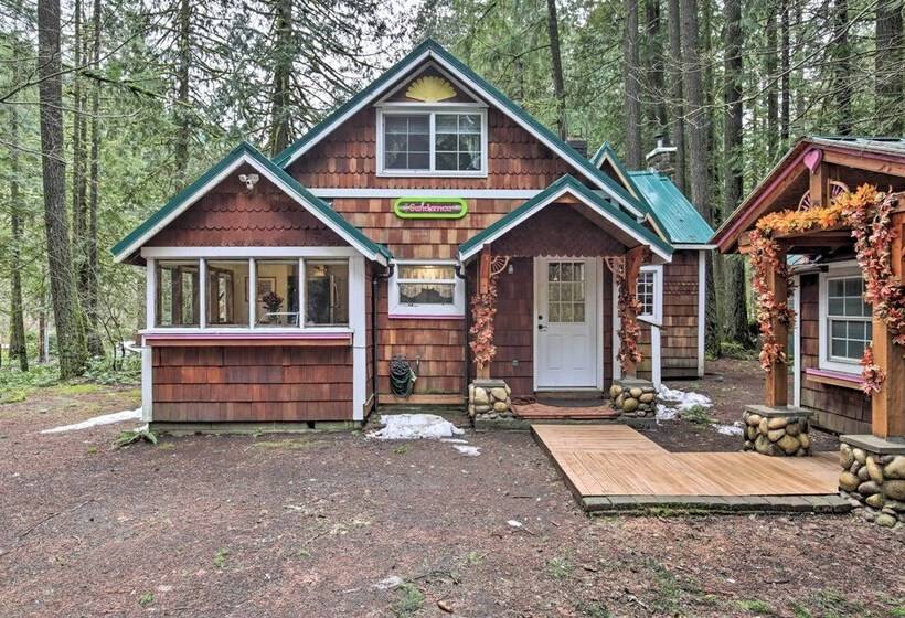 The Sundance Cottage W/ Patio   Near Mt Hood!