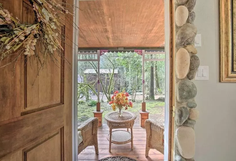 The Sundance Cottage W/ Patio   Near Mt Hood!