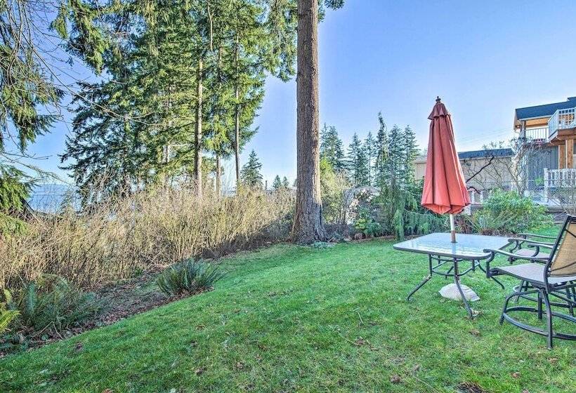 Unique Camano Cabin W/ Mountain + Water Views