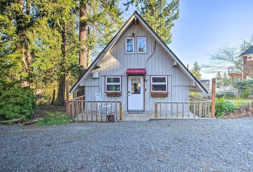 Unique Camano Cabin W/ Mountain + Water Views