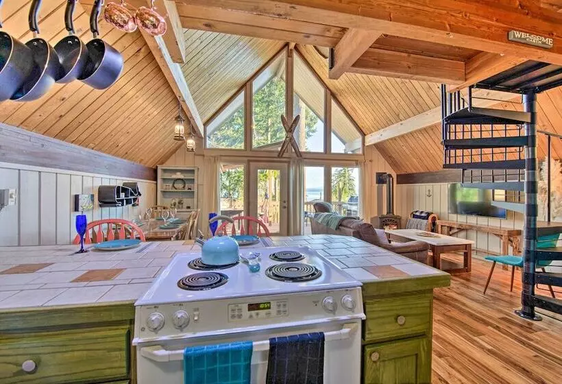 Unique Camano Cabin W/ Mountain + Water Views